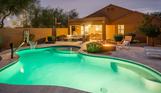 Pristine Desert Ridge home with a pool & backyard oasis - dog-friendly