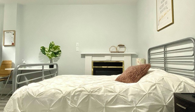 Private 1BR Suite | Kitchen, Parking & WiFi | North York