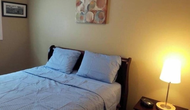 Private and cozy one bedroom sanctuary few minutes from the Airport