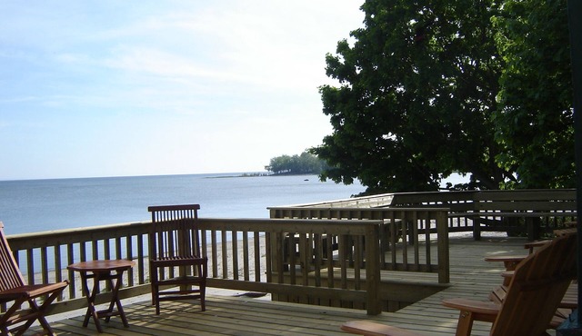 Private Beachfront Home on shores of Lake Erie