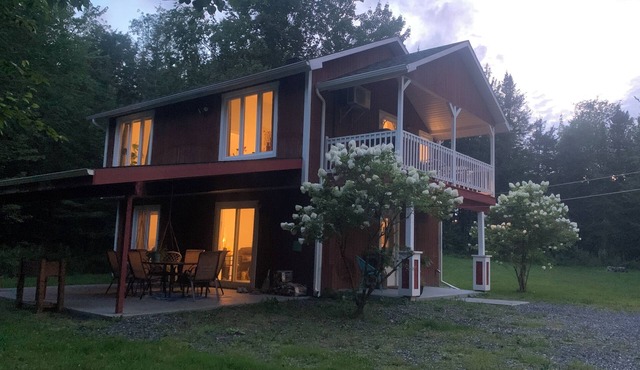 Private Cottage near Magog , Mont Orford & Lake Memphremagog