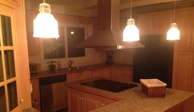 Private, heated pool. Sleeps 8. Only 5 minutes to ski, beach golf, hiking