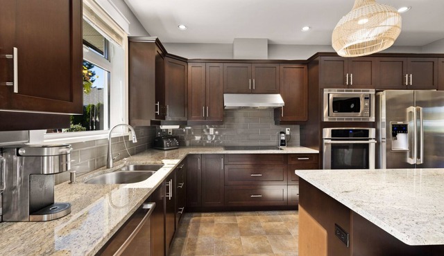 Private House Rental! Classic, Elegant, Comforting