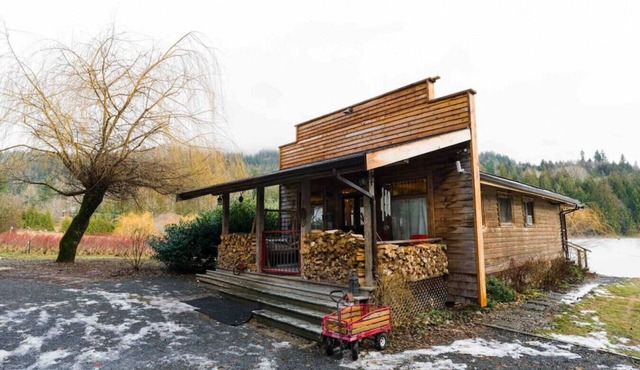 Private Lake Front Cabin for 4