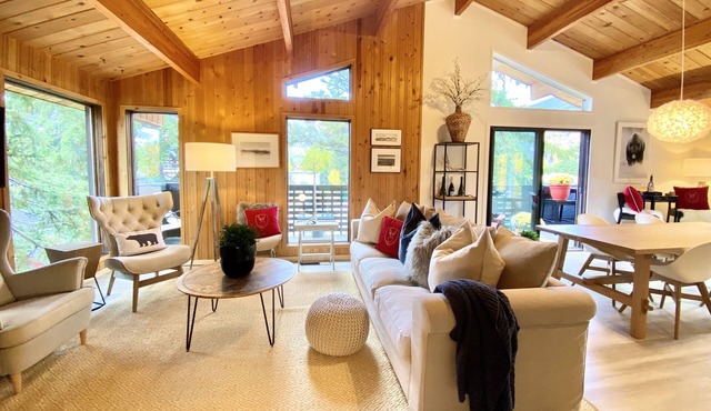 Private Mountain Chalet in The Heart of Banff