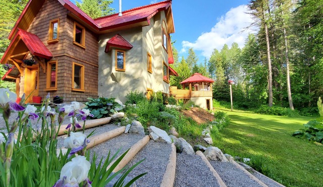 Private mountain home with hot tub nestled in the kapistro basin
