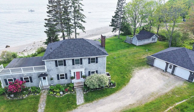 Private Oceanfront Oasis 4-bedroom house in Brooklin perfect for your getaway