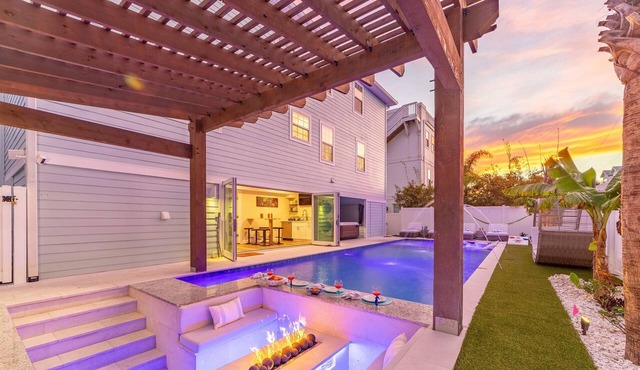 Private Resort‑Style Beach Retreat w/Swim‑Up Bar
