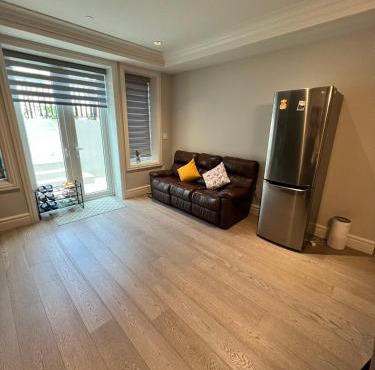 Private Rooms in Vancouver West