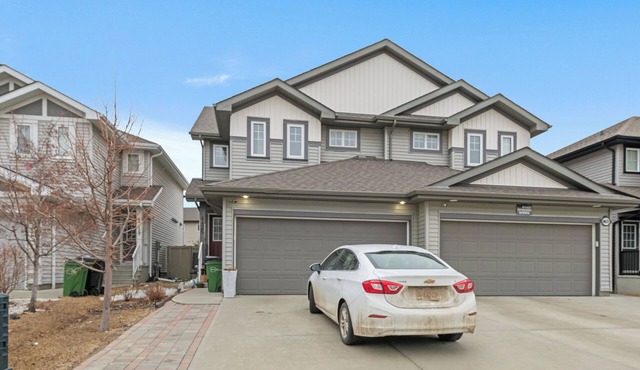 Private Suite/King Bed/Modern 3BR Home/Edmonton/Fast WiFi