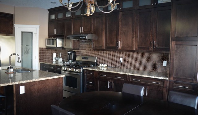 PROMO 10% WEEKLY/10% MONTHLY DISCOUNTnLuxurious Family Home, Lakeview, A/C,WiFi.