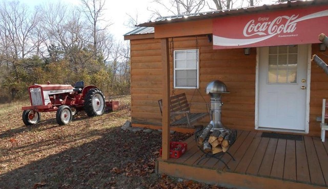 Quaint efficiency Coke Cabin located near Cane Crk