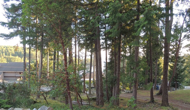 Quiet, 2 bedroom partial ocean view townhouse in Halfmoon Bay, B.C.