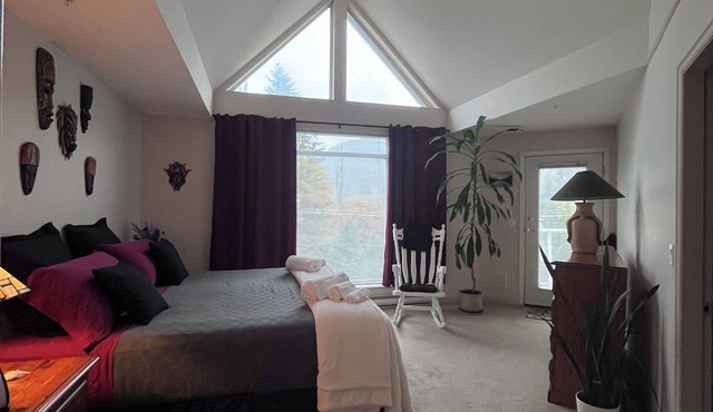 Quiet Beach front Condo - Beautiful views - Family or Couple orientated