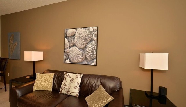 Quiet, Beautifully Furnished 2 Bedroom Suite In South Central Calgary