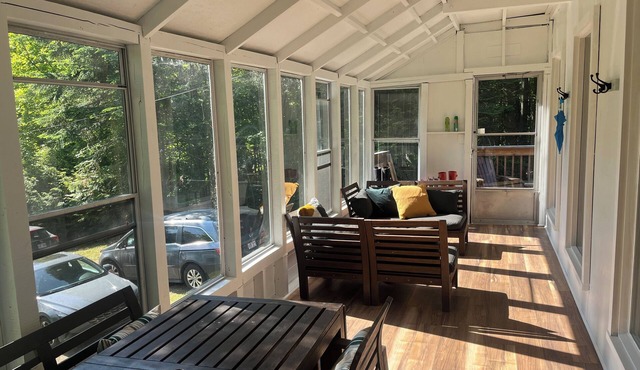 Quiet lake access retreat