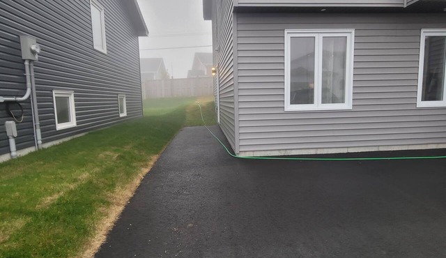 Relax with the whole family at this peaceful place to stay. Close to yyt.