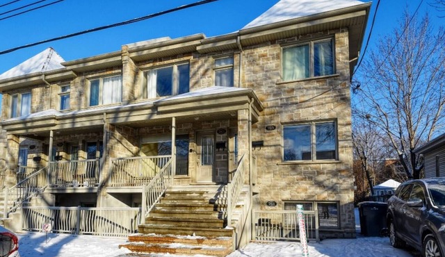 Relaxing and beautiful 2 bedroom apartment in Montreal East