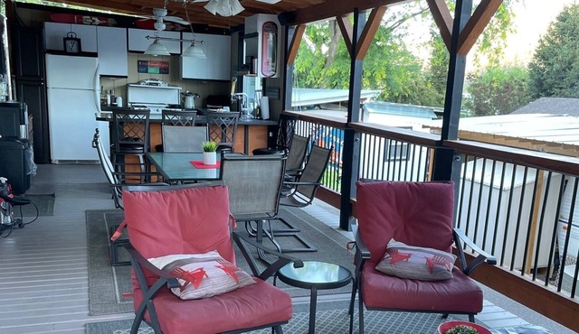 Relaxing space at a family fun resort on Kalamalka Lake!