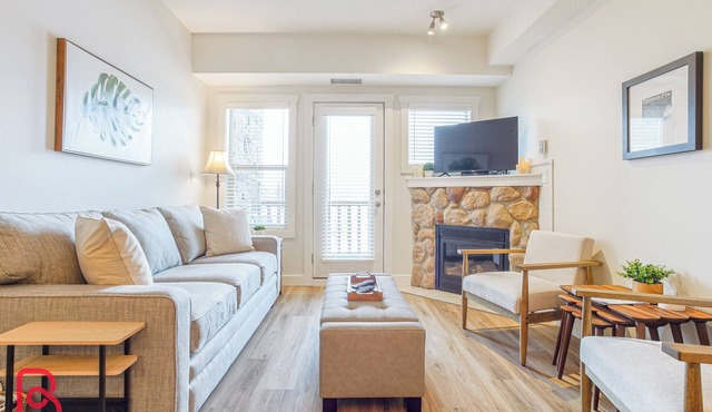 Renovated 2 bedroom condo at Silver Rock