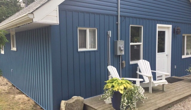 Renovated 4 Bedroom 2 minute walk to beach!