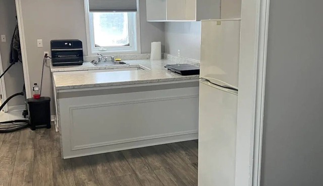 Renovated Bachelor, Stephenvillenn