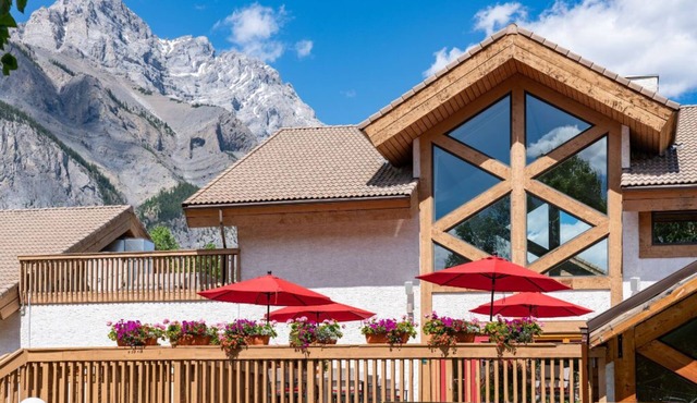 Renovated Condo At The Base of Tunnel Mountain!