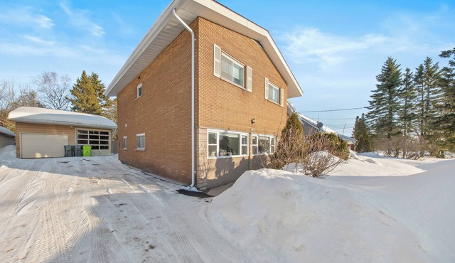 Renovated Stylish Retreat-Central & Fully Equipped