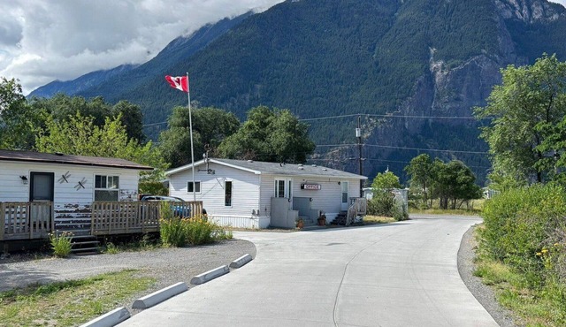 Retasket Lodge & RV Park