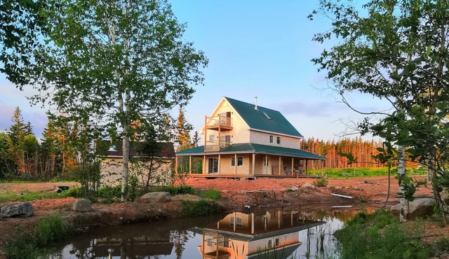 Right on the SEA | ENVIRONMENTALLY FRIENDLY | Sea + Mountains | Honeymoon Suite
