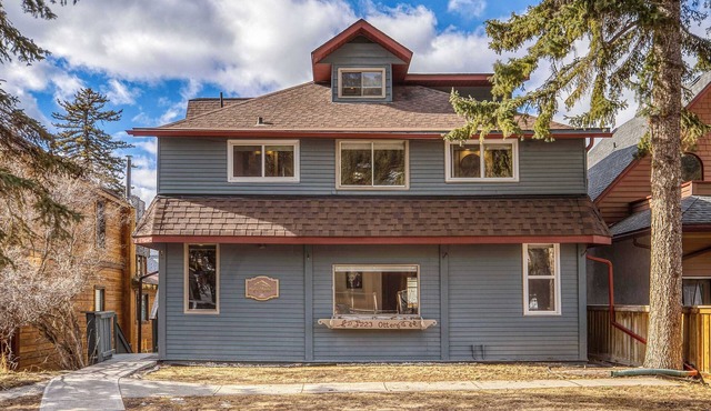 Rocky Mountain Retreat- Enormous House Sleeps 23