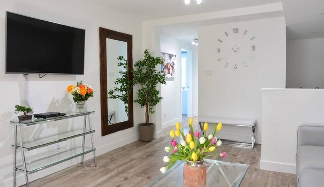 ROOFTOP TERRACE - Mount Royal views- 4 bedrooms + 4 full bathrooms - Fast WiFi