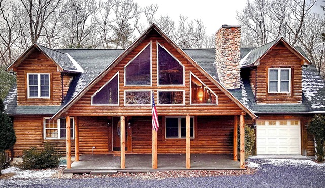 Rustic Log Cabin By Bryce Resort XL Game Room Fire Pit Pets Friendly & More