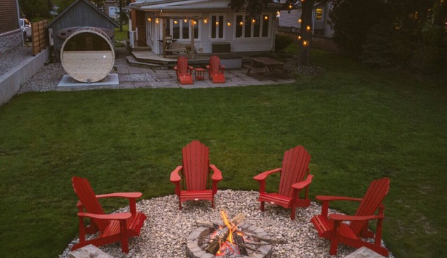 Sauna, stunning views of Lake Erie, lakefront retreat