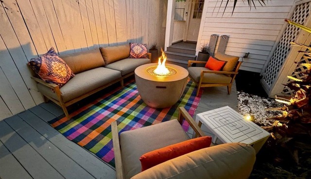 Savannah Home * Firepit * Dogs OK * Free Parking