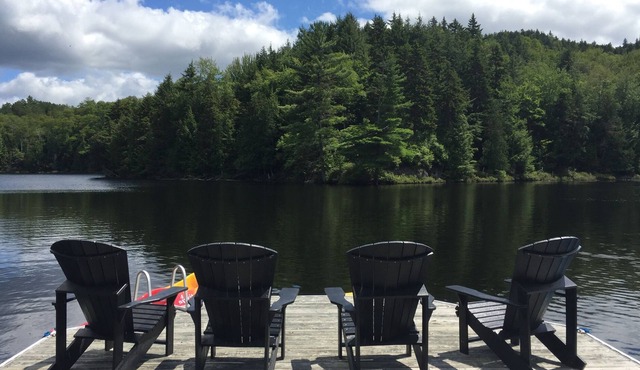 SECLUDED 4 STAR TREMBLANT CHALET SLEEPS 18 / 230 ACRES 2 PRIVATE LAKES