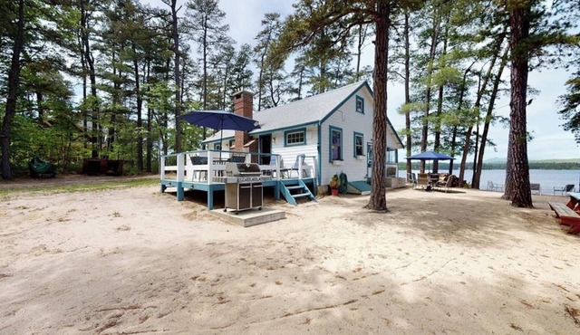 Secluded bayfront cottage with private beach, grill, & bay views