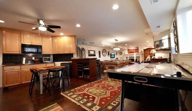 Secluded Mountain Escape ★ XL Hot Tub ★ Close to Ski Fields ★ 1G Fiber