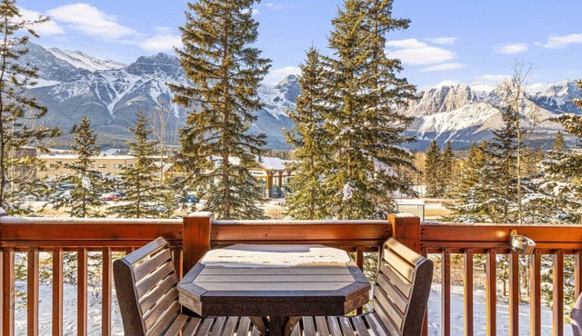 Serene 1BR Rockies Retreat w/BBQ, Gym & Hot Tub