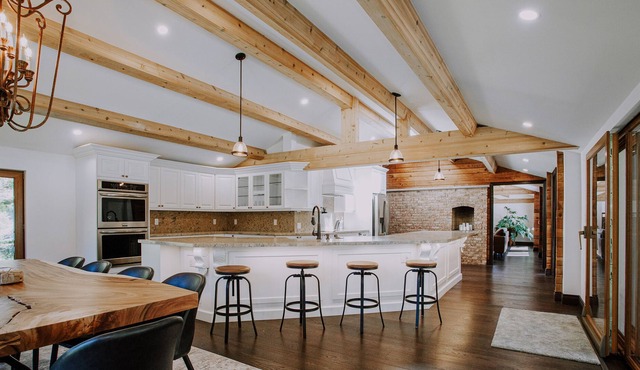 Serene getaway offering privacy in 10 acres