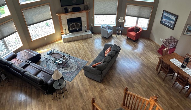 Shunda Creek Place is 5 star VBRO mountain retreat.