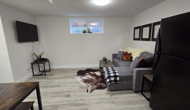 Silverado Cozy Basement Suite