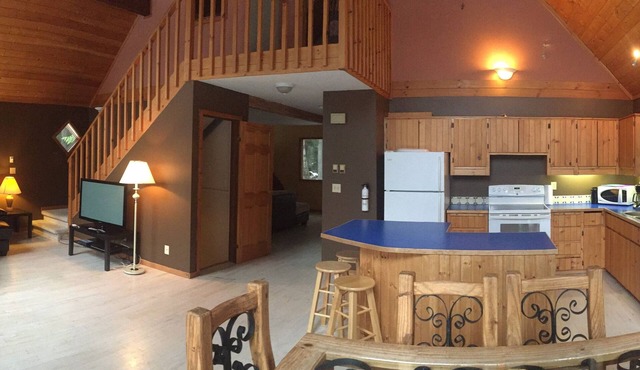 Ski Chalet at Base of Revelstoke Mountain Resort - walk to gondola