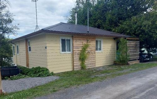 Slice of Heaven on the Otonabee WITH HOT TUB