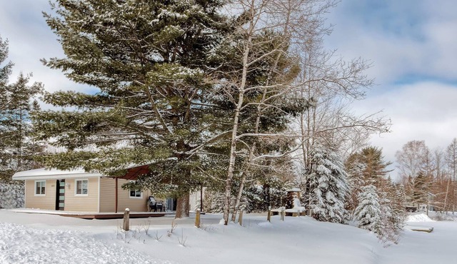 Small chalet on the water's edge - CITQ # 302512