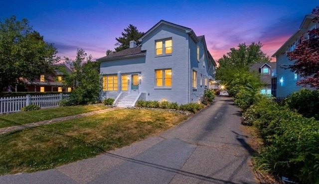 Solomons Spacious 6-BD Family Home with Hot Tub
