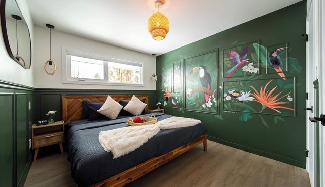 Spa vibes, game room fun, and two decks. Just minutes from Whyte Ave & Downtown.