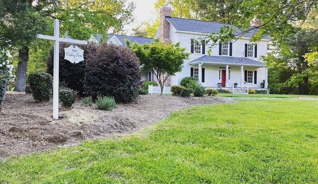 Spacious 1875 Farmhouse Retreat + Barn on Historic Property, Sleeps 13