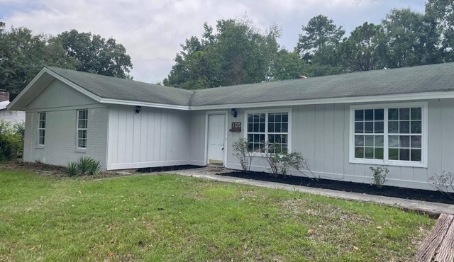 Spacious 4 Bedroom Retreat Near Lake & Charleston