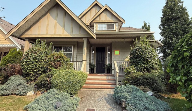 Spacious 4BR retreat in South Surrey/White Rock